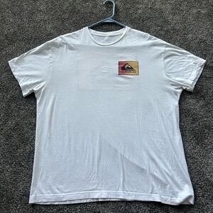 Men’s XL white Quiksilver T-shirt
